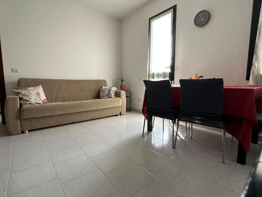 Mati Malpensa Con Navetta 20Eur Apartment Lonate Pozzolo Bagian luar foto